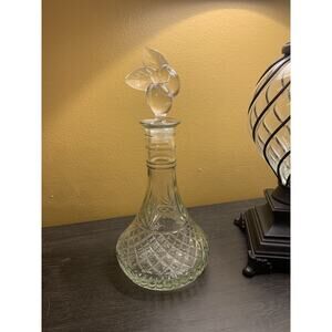 Vintage Mogen David Concord Wine Glass Decanter MD80 w/ Grape Design Stopper‎